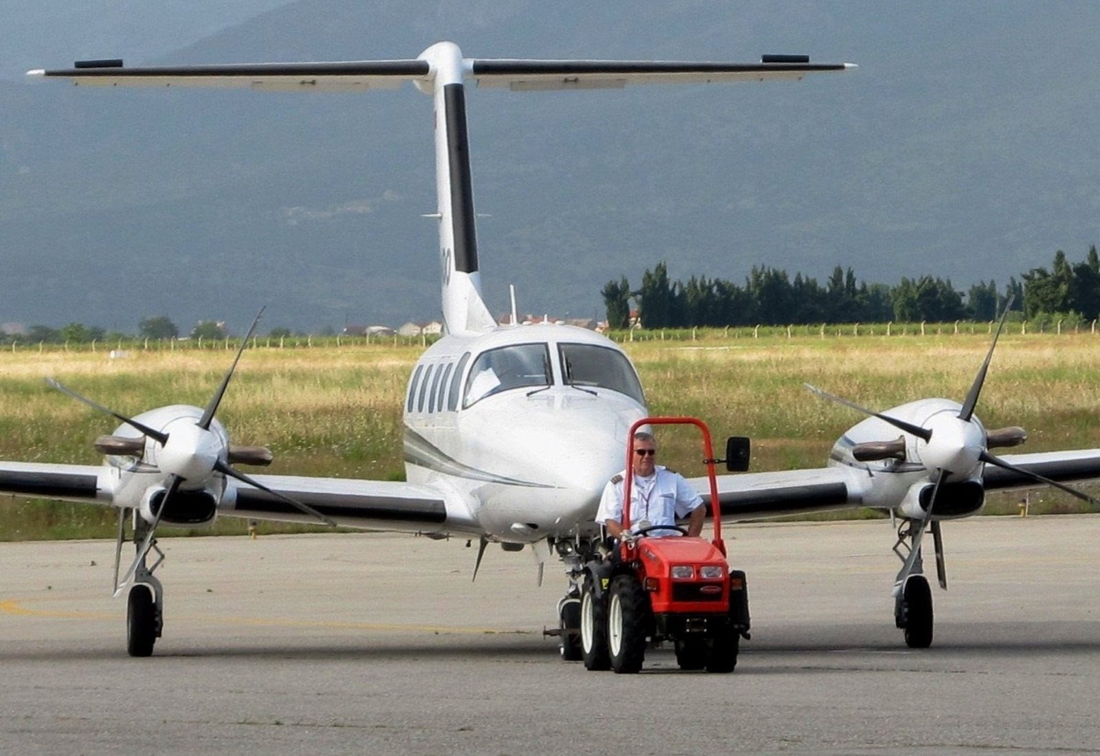 Aeroplane training in Montenegro