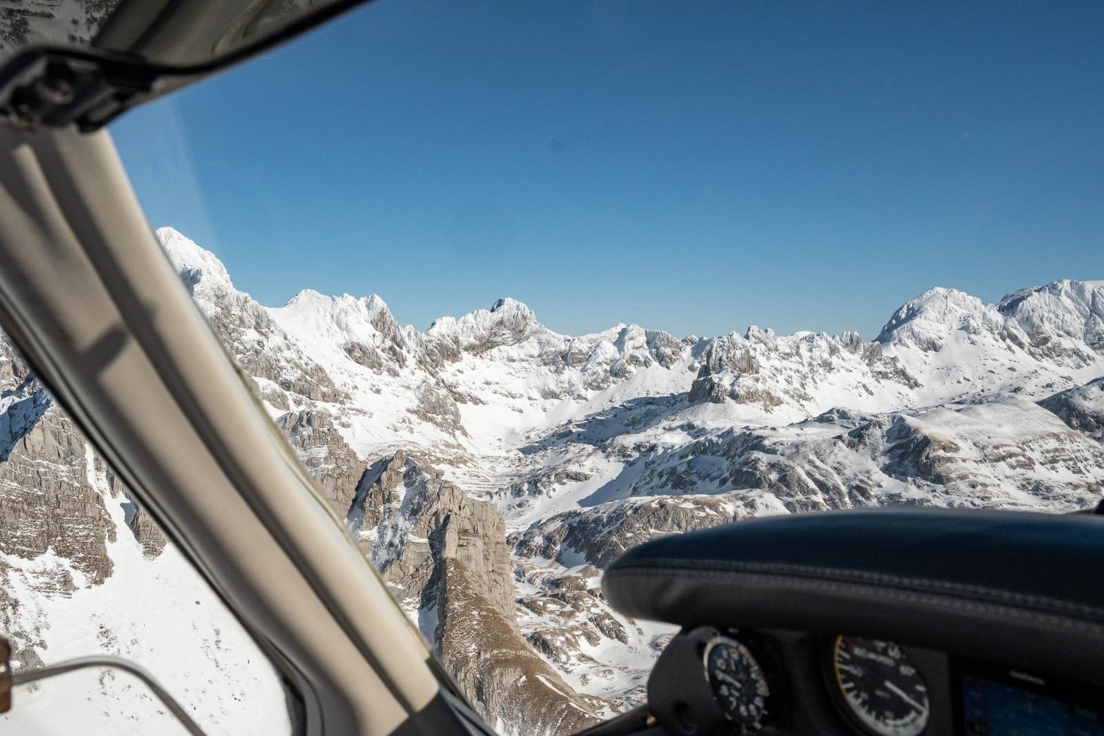 Aeroplane training in Montenegro